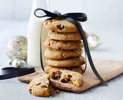 Chocolate chip cookies med mandler oppskrift.