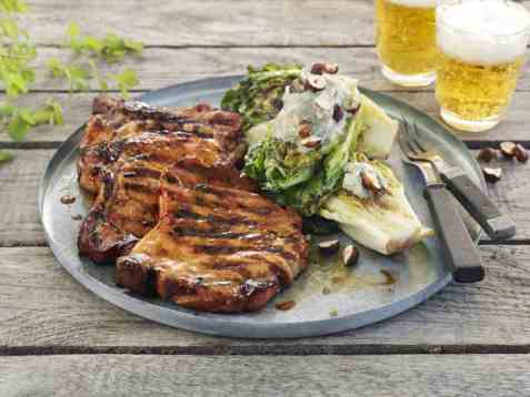 Sommerkoteletter med gratinert hjertesalat oppskrift.