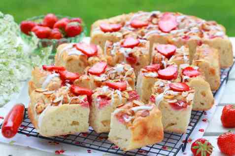 Jordbær-focaccia oppskrift.