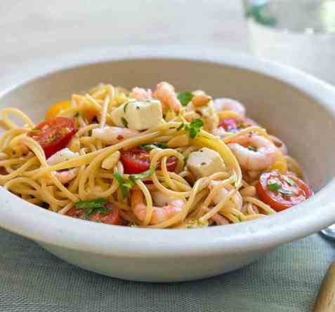 Spaghetti med reker og fetaost oppskrift.