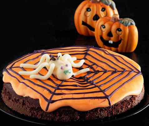 Halloween-kake med spindelvev oppskrift.