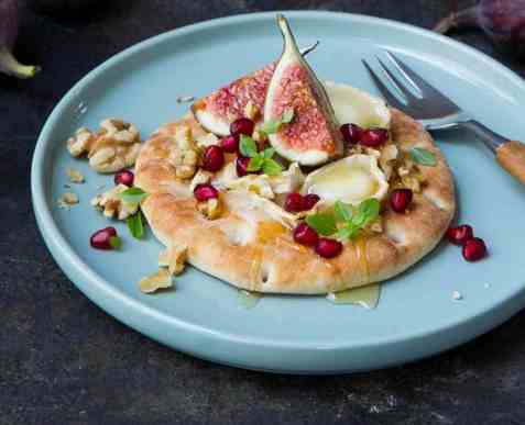 Polarbrød Hvete med chevre og fersk fiken oppskrift.