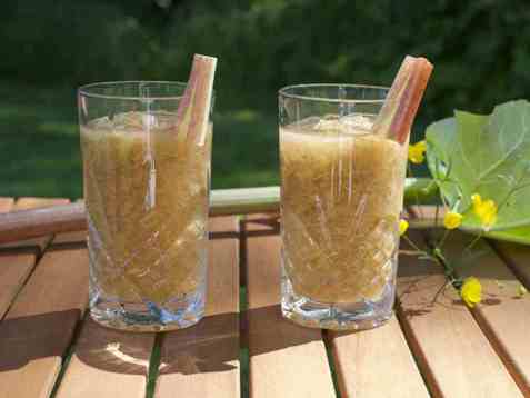 Mocktail med rabarbra oppskrift.