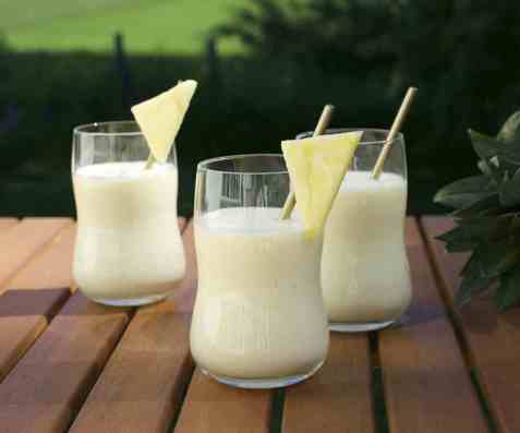 Piña colada mocktail oppskrift.