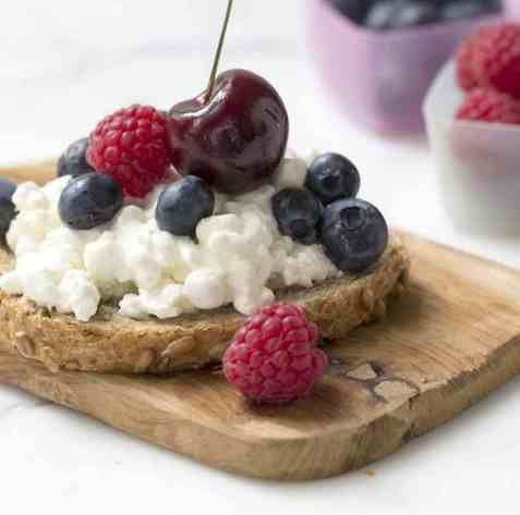 Bær og cottage cheese skive oppskrift.