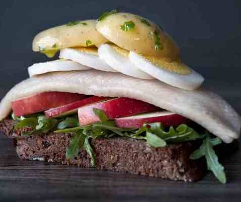 Sildesmørbrød oppskrift.