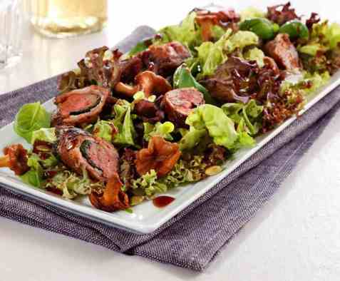 Salat med kyllinglever og kantareller oppskrift.
