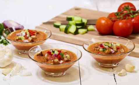 Gazpacho - kald grønnsaksuppe oppskrift.